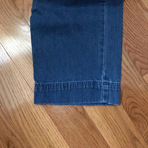 Liz Claiborne High-rise Cropped Flare Jeans - Picture 6 of 6